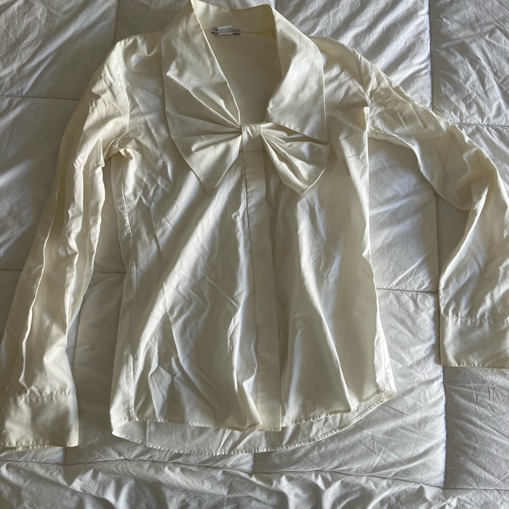 Viktor Rolf white blouse with bow in front